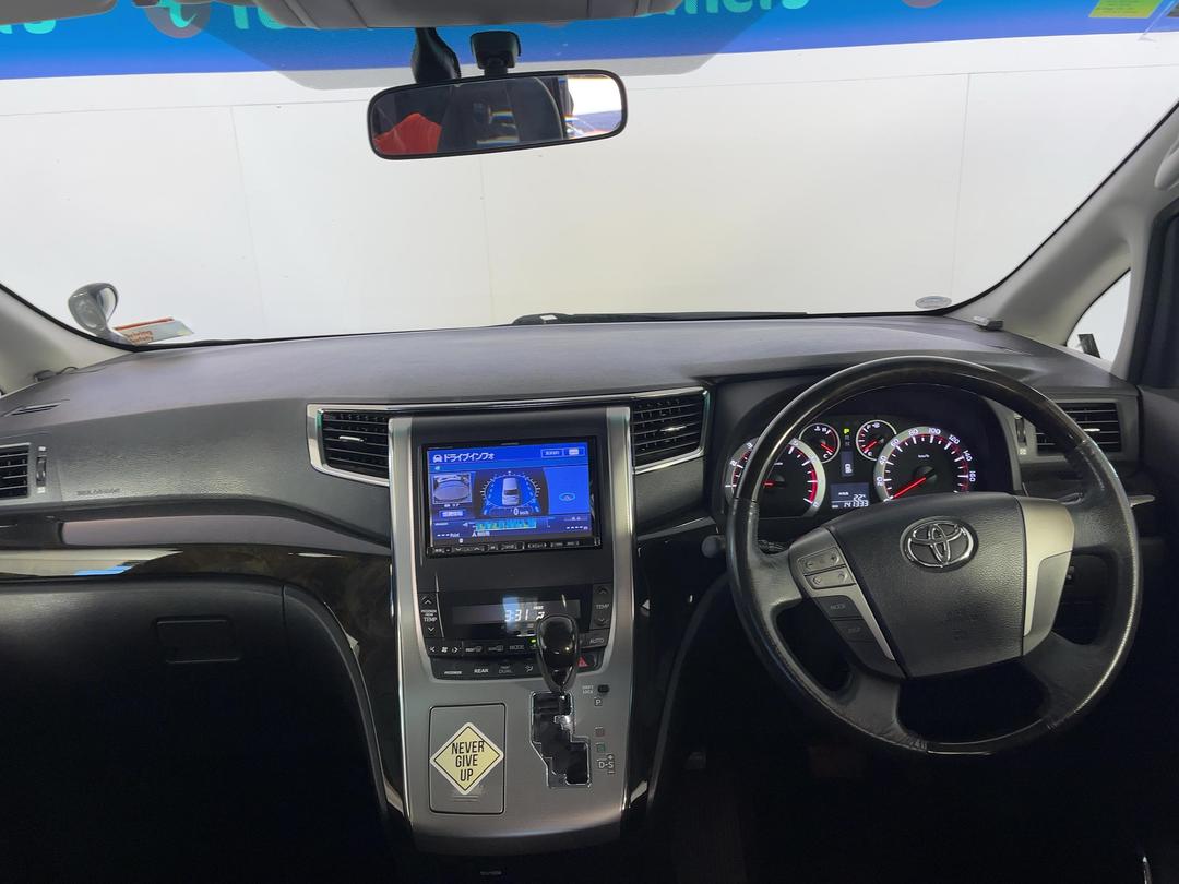 Photo '17' of Toyota Alphard