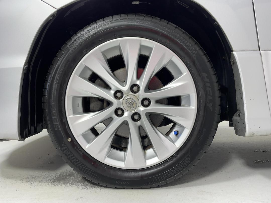 Photo '10' of Toyota Alphard