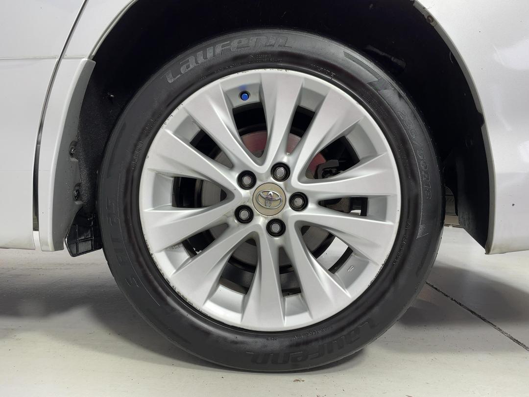 Photo '11' of Toyota Alphard