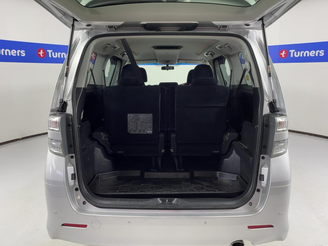 Photo '14' of Toyota Alphard
