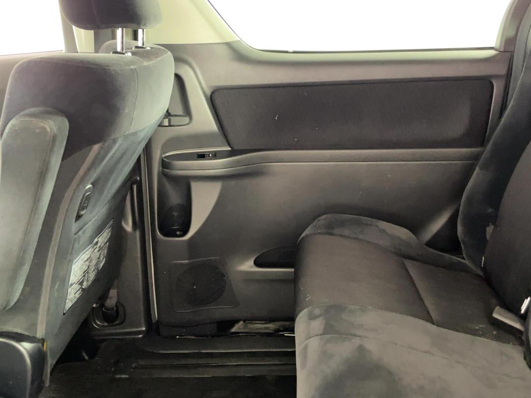 Photo '19' of Toyota Alphard