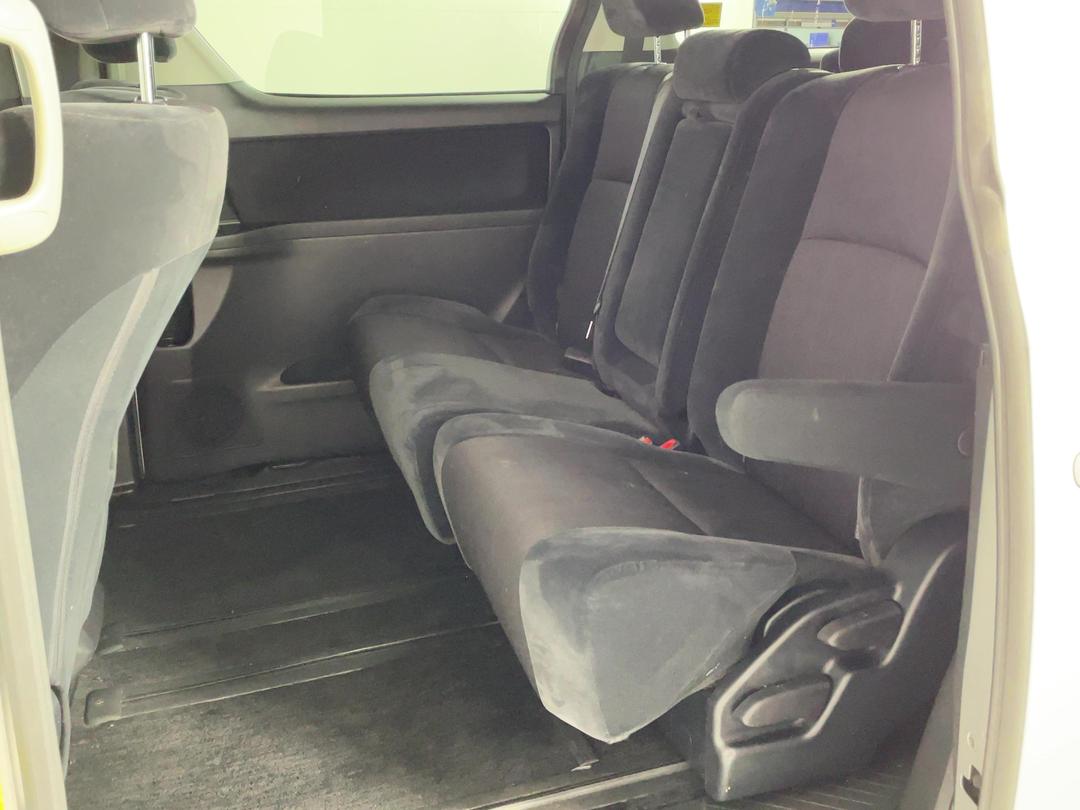 Photo '20' of Toyota Alphard