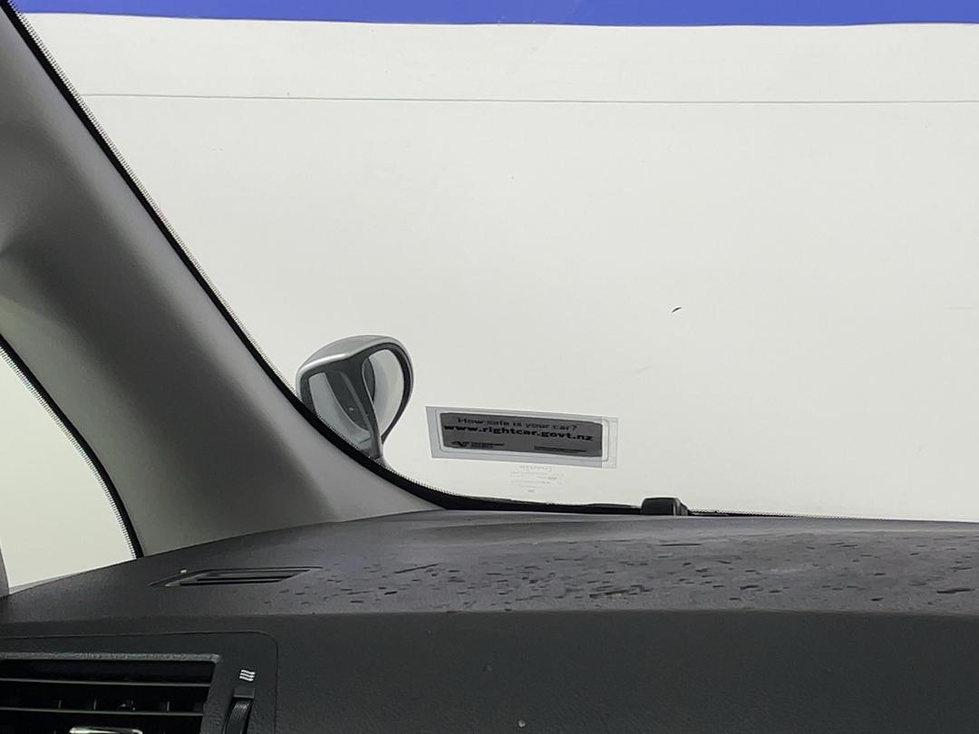 Photo '24' of Toyota Alphard