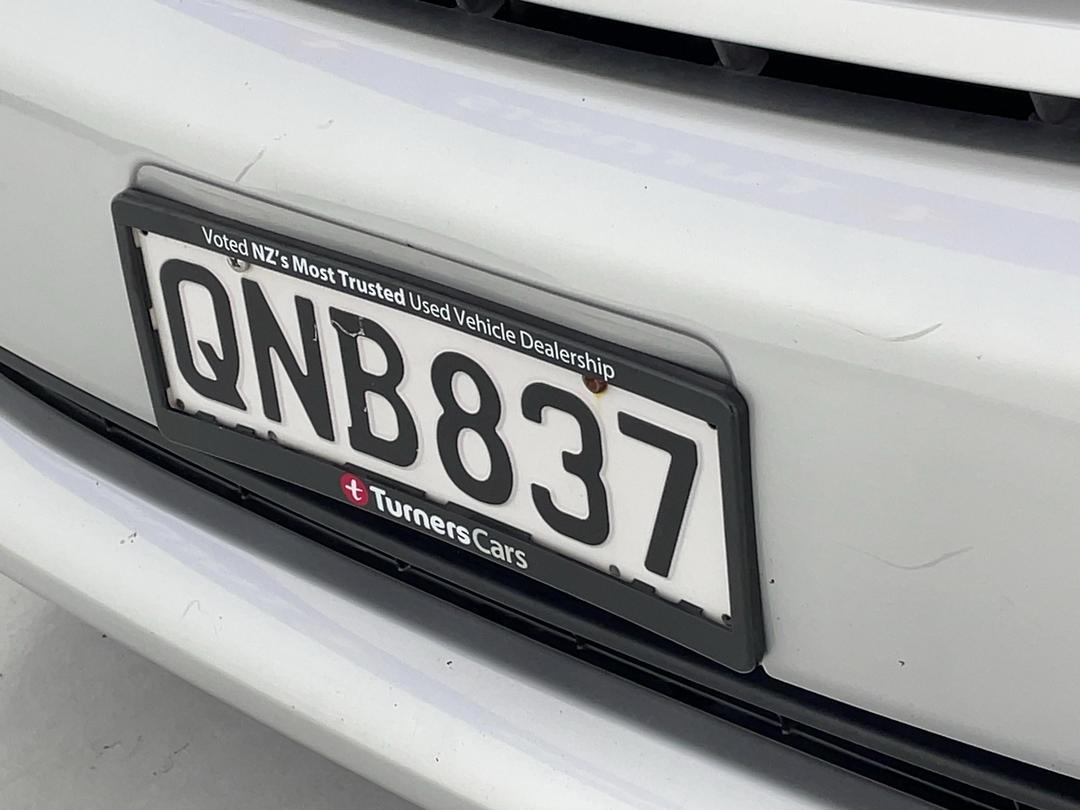 Photo '29' of Toyota Alphard
