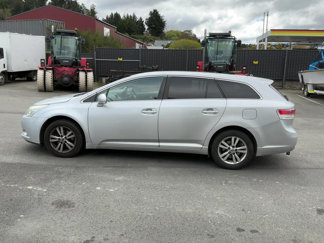 Photo '3' of Toyota Avensis WGN E
