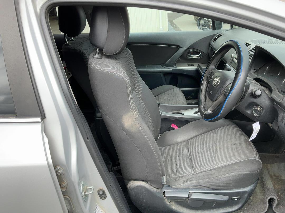 Photo '15' of Toyota Avensis WGN E