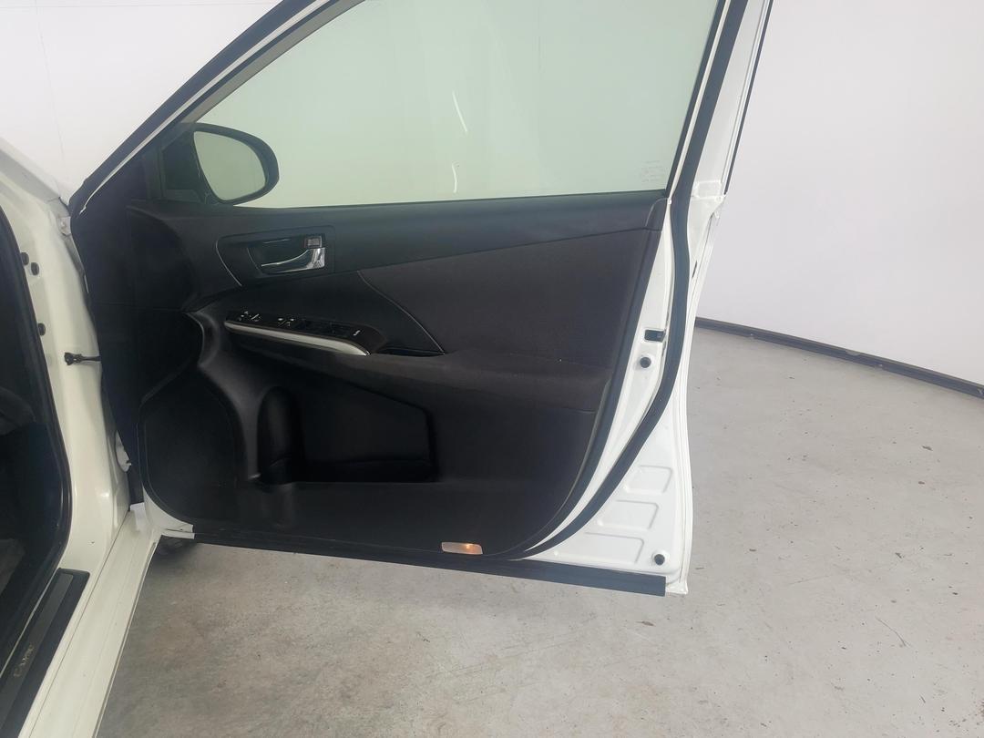 Photo '15' of Toyota Camry