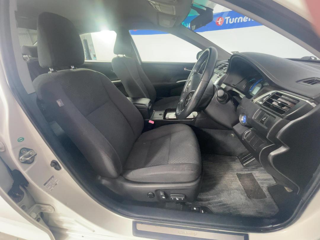 Photo '16' of Toyota Camry
