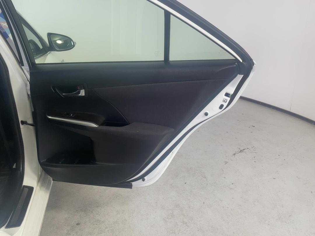 Photo '19' of Toyota Camry
