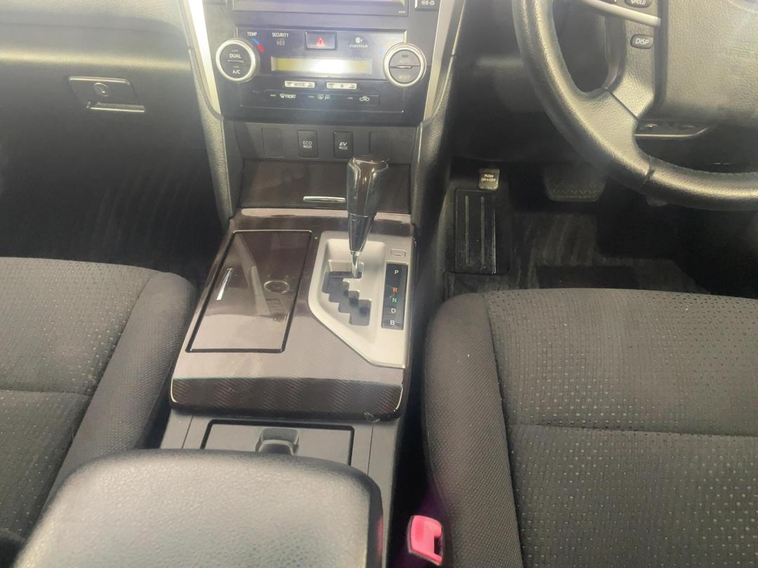 Photo '18' of Toyota Camry