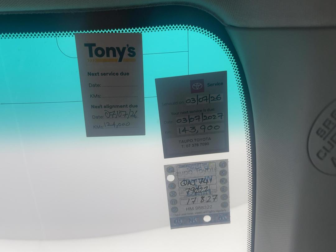 Photo '24' of Toyota Camry
