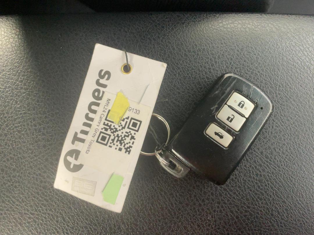 Photo '22' of Toyota Camry