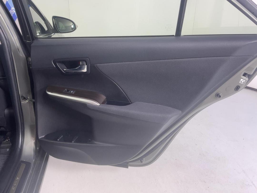 Photo '19' of Toyota Camry