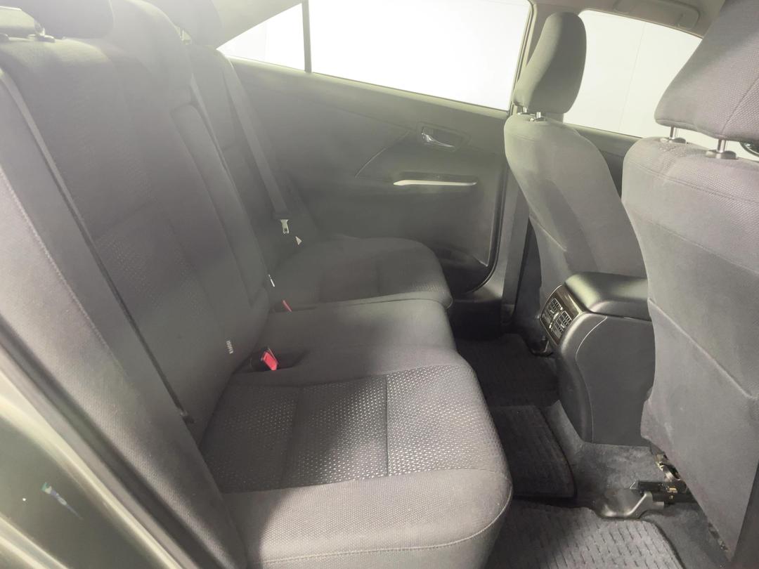 Photo '20' of Toyota Camry