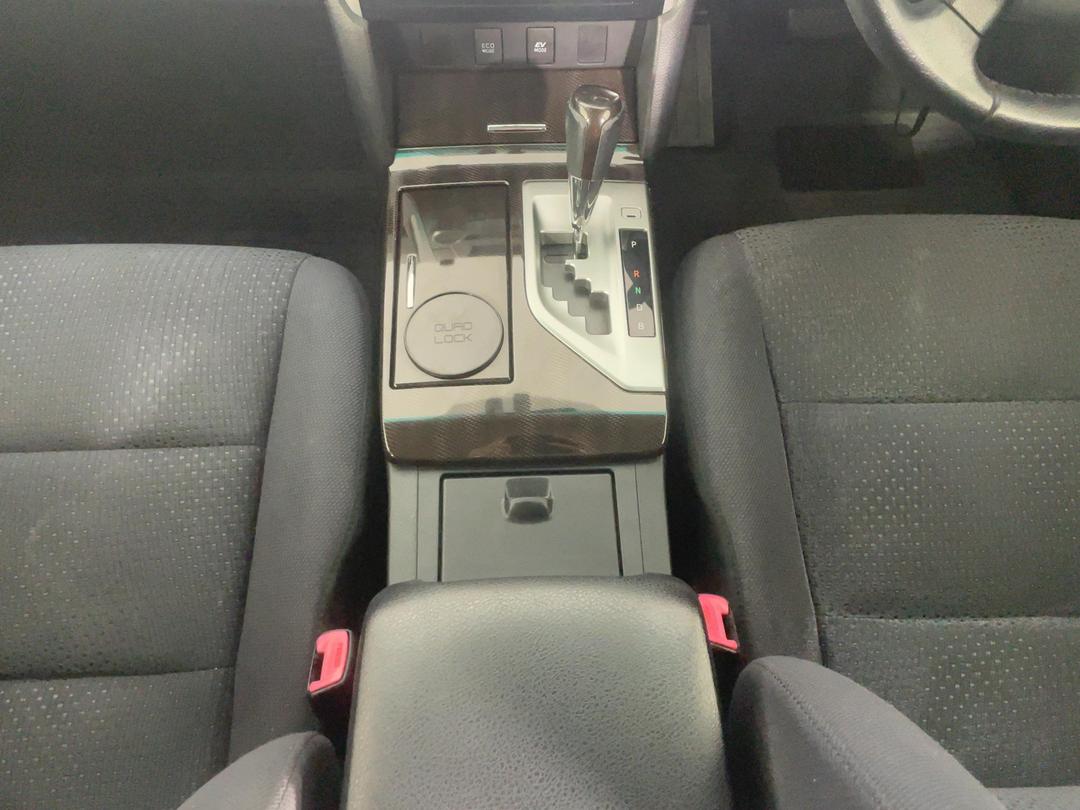 Photo '18' of Toyota Camry