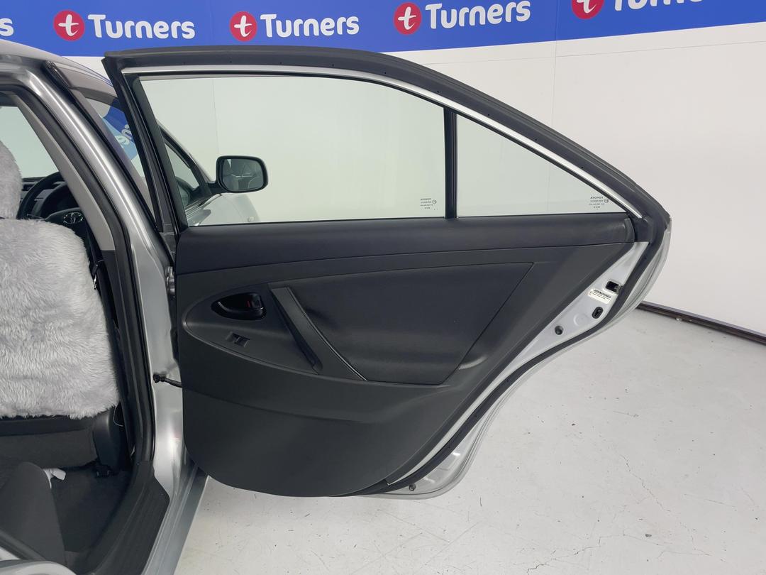 Photo '19' of Toyota Camry