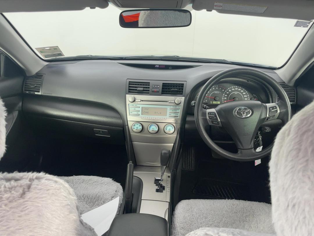 Photo '17' of Toyota Camry