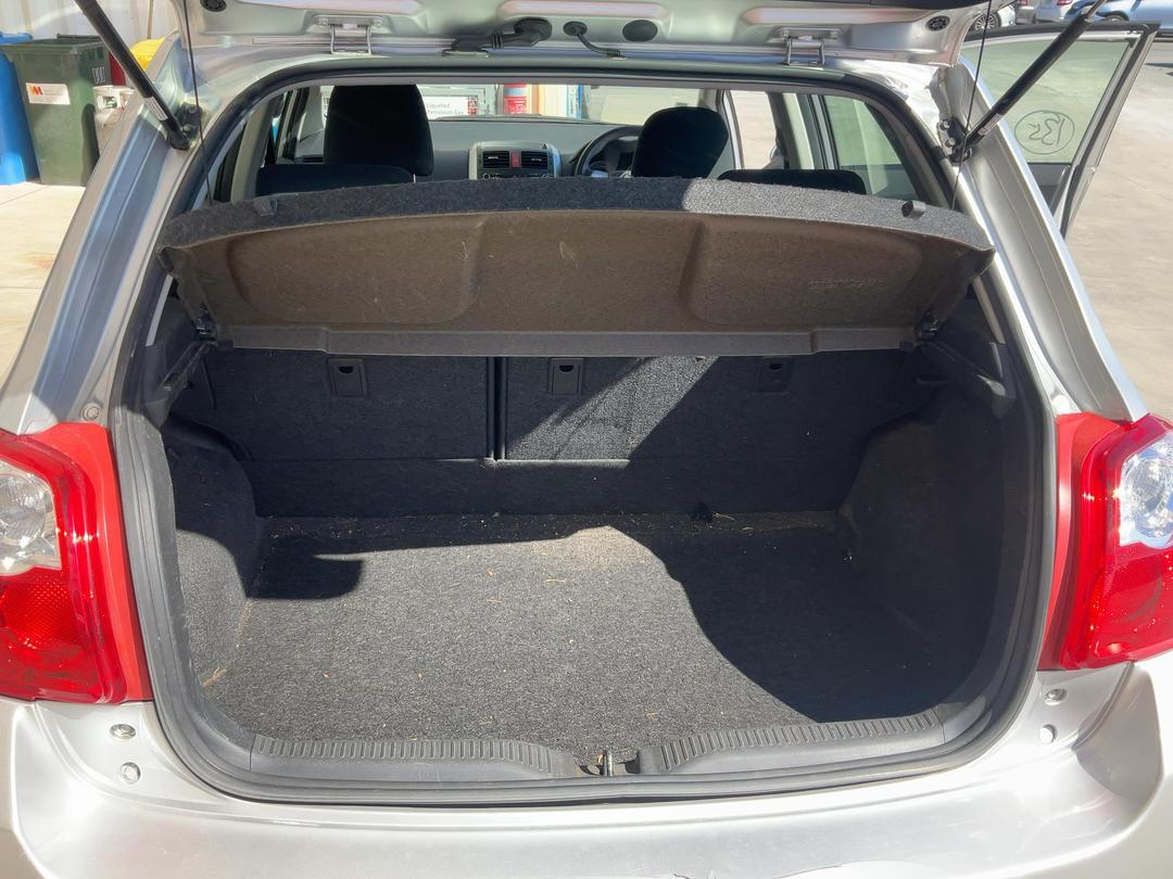 Photo '16' of Toyota Corolla GX Photo '16' of Toyota Corolla GX