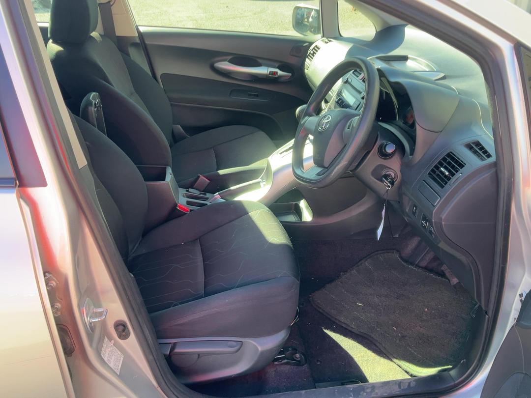 Photo '17' of Toyota Corolla GX Photo '17' of Toyota Corolla GX