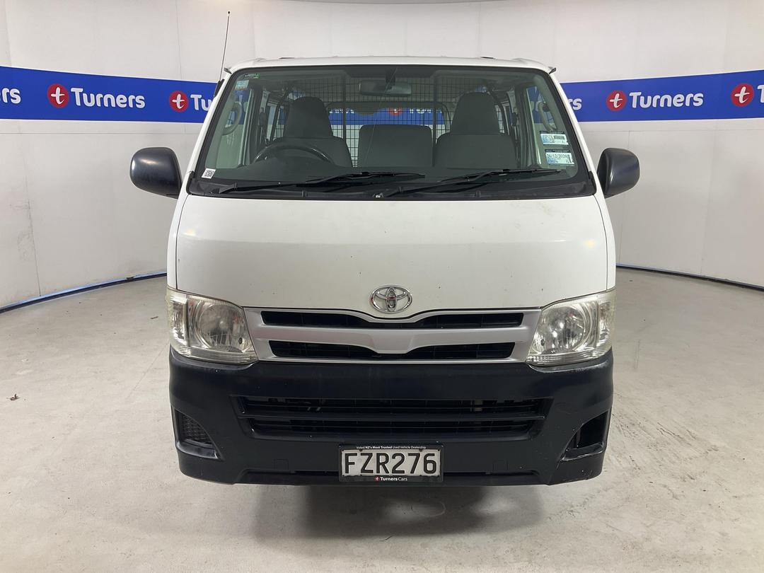 Photo '2' of Toyota Hiace