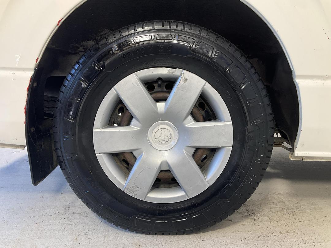 Photo '12' of Toyota Hiace