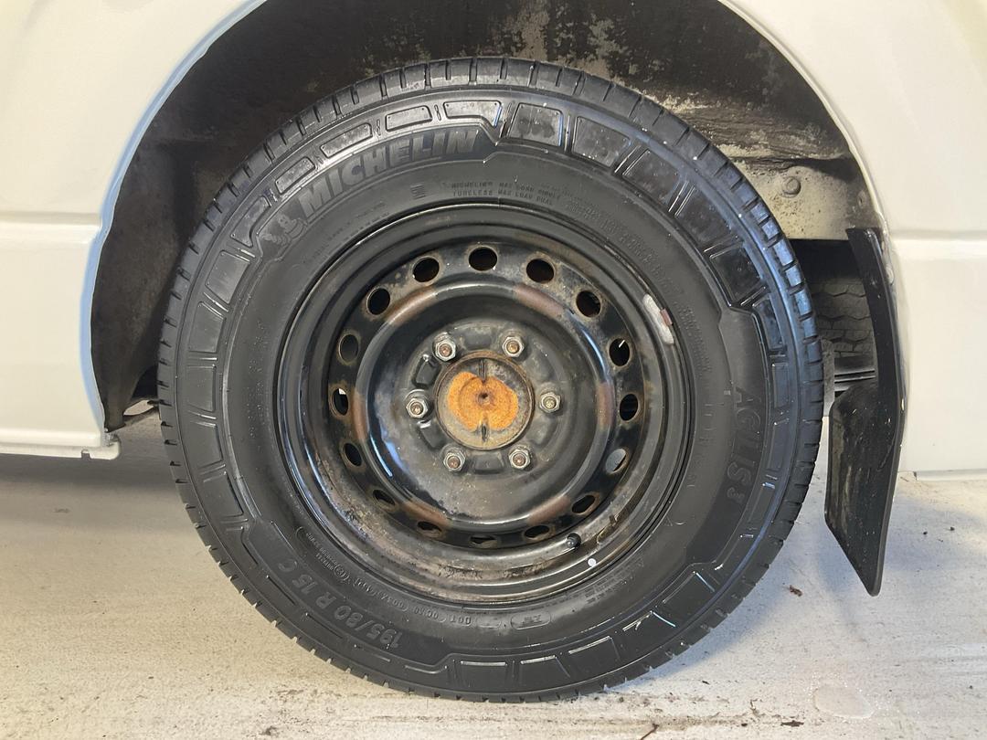 Photo '11' of Toyota Hiace