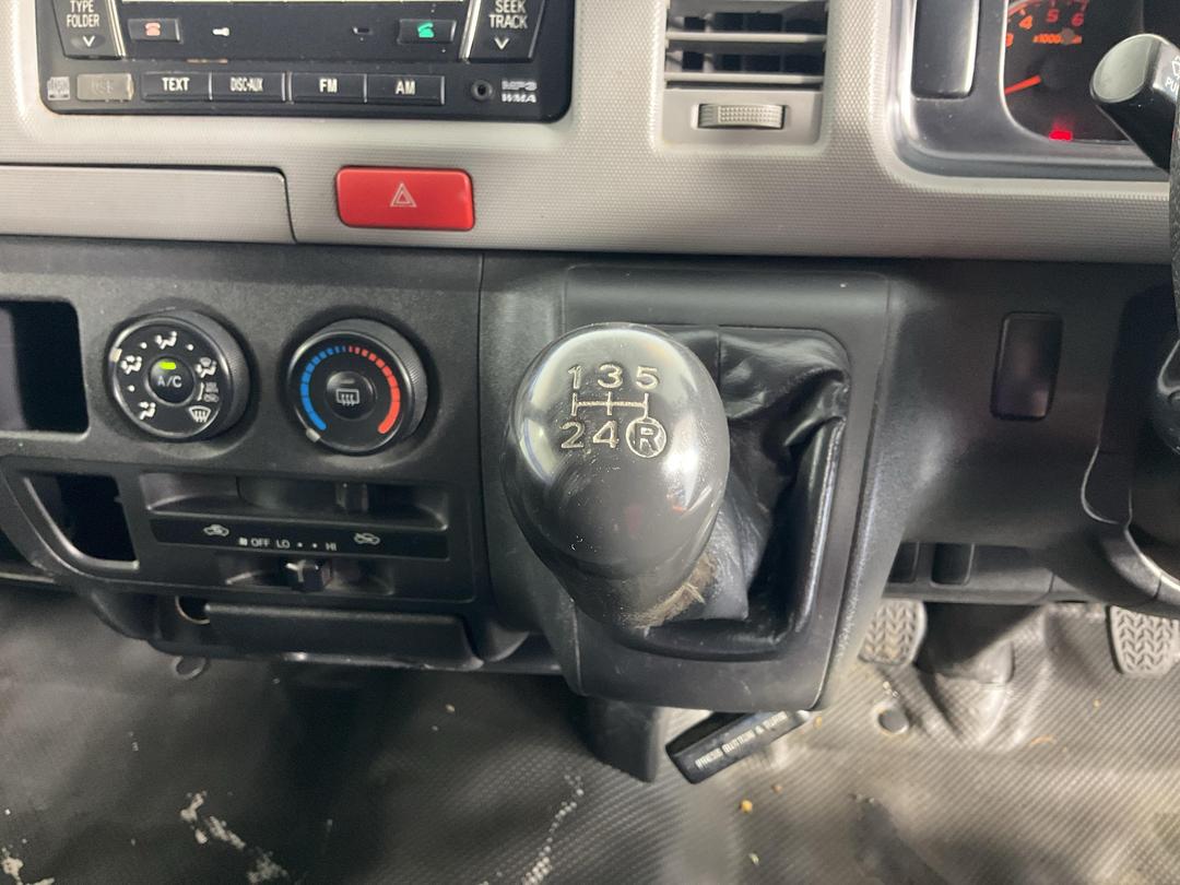 Photo '18' of Toyota Hiace