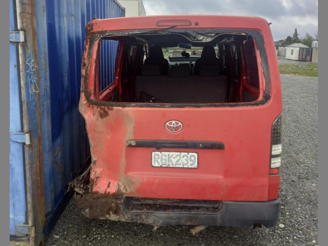 Photo '3' of Toyota Hiace T ZL Photo '3' of Toyota Hiace T ZL