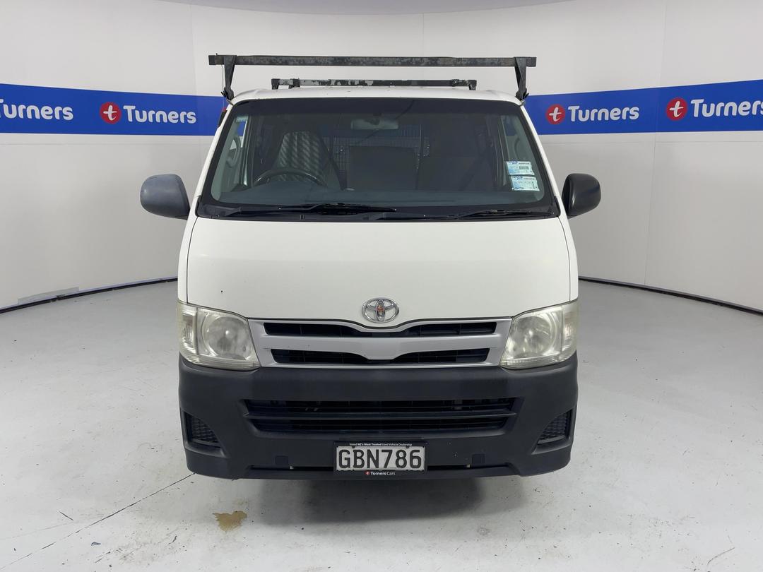 Photo '2' of Toyota Hiace