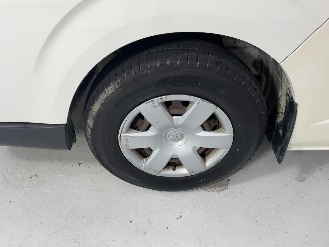 Photo '10' of Toyota Hiace