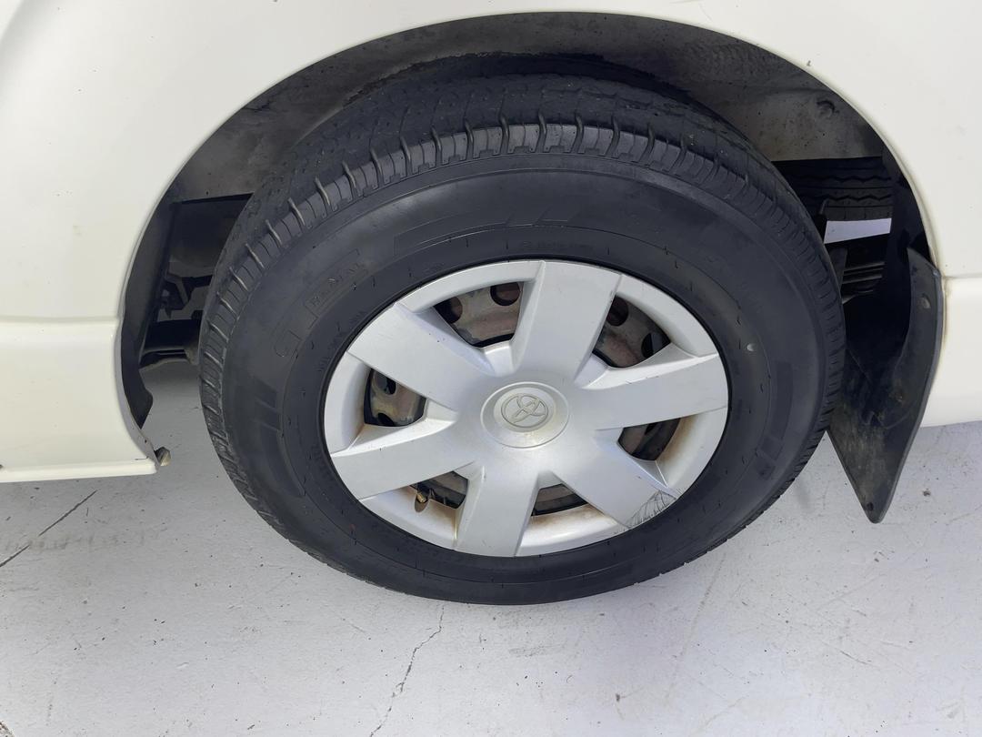 Photo '11' of Toyota Hiace