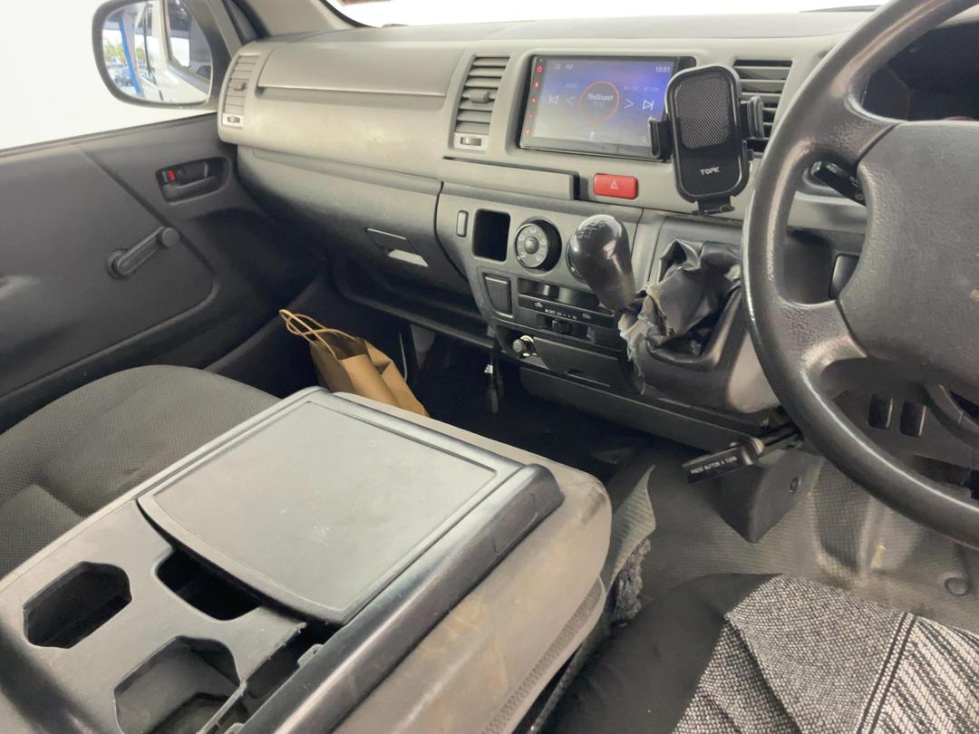 Photo '18' of Toyota Hiace