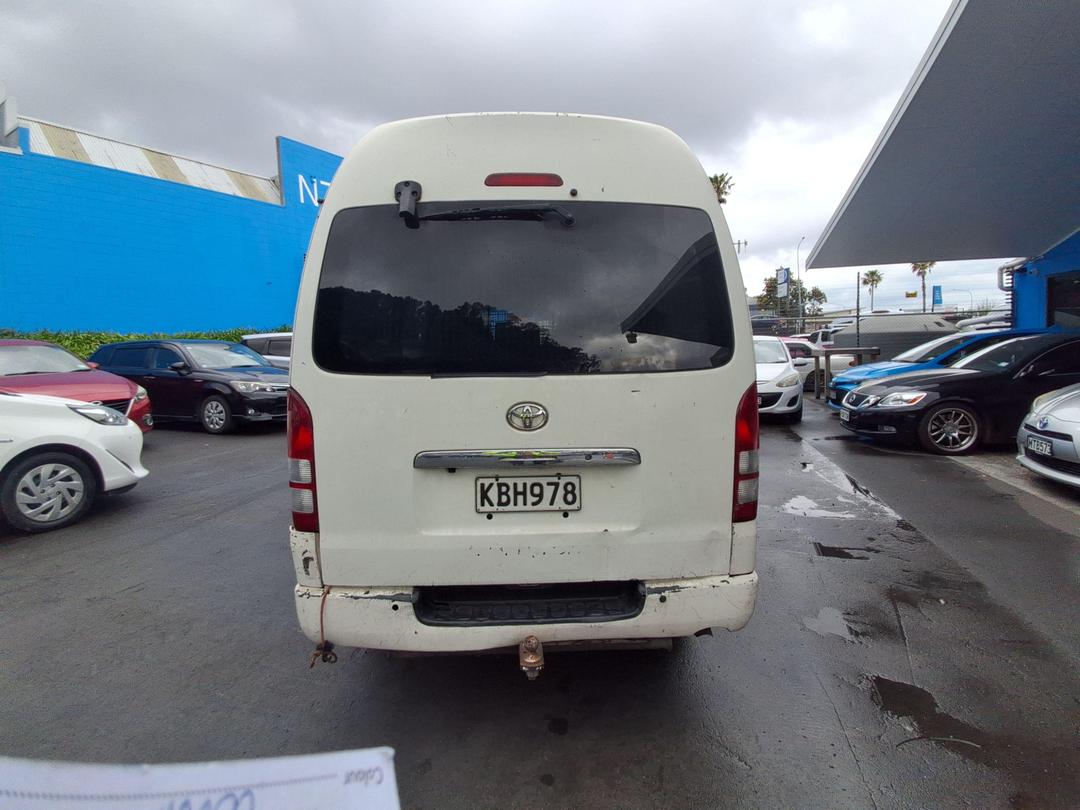 Photo '4' of Toyota Hiace