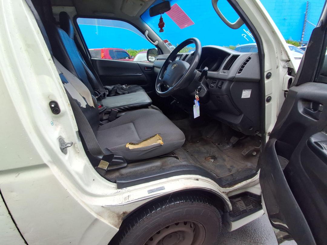 Photo '12' of Toyota Hiace
