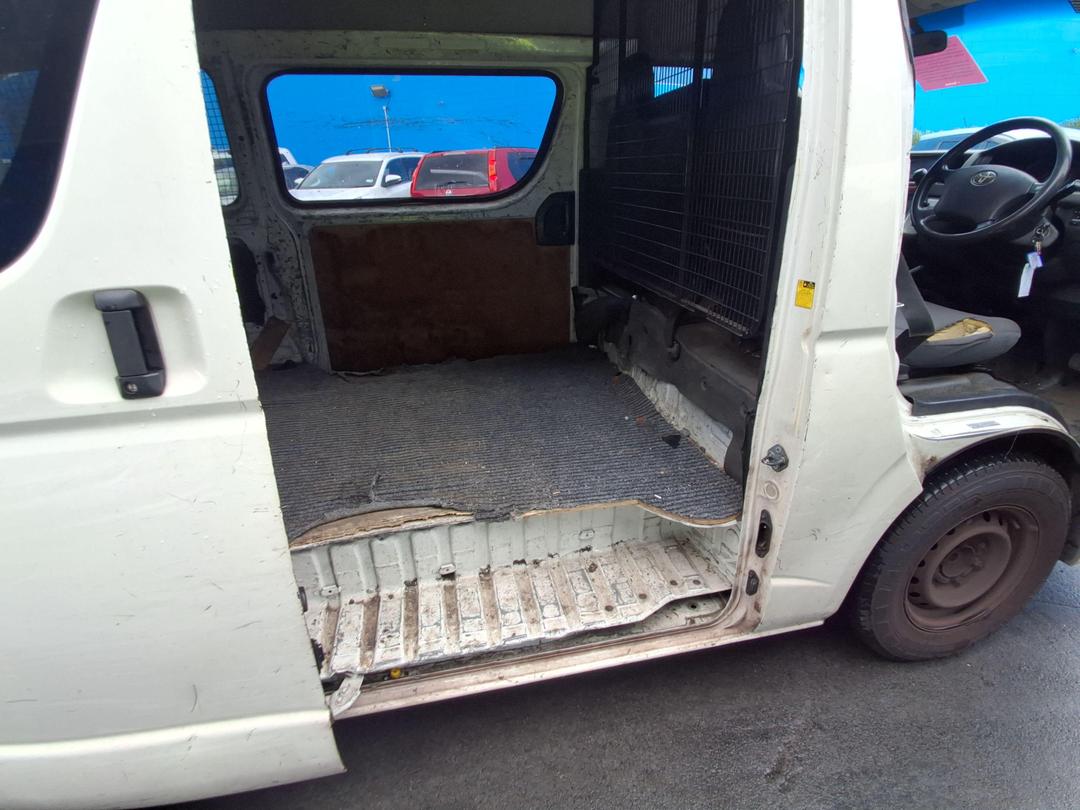 Photo '13' of Toyota Hiace
