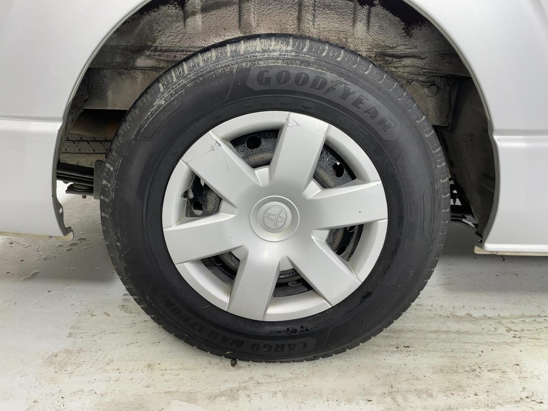Photo '12' of Toyota Hiace