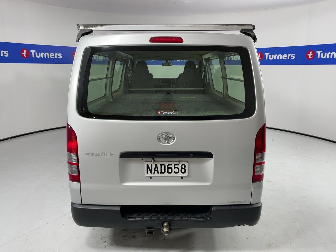 Photo '6' of Toyota Hiace