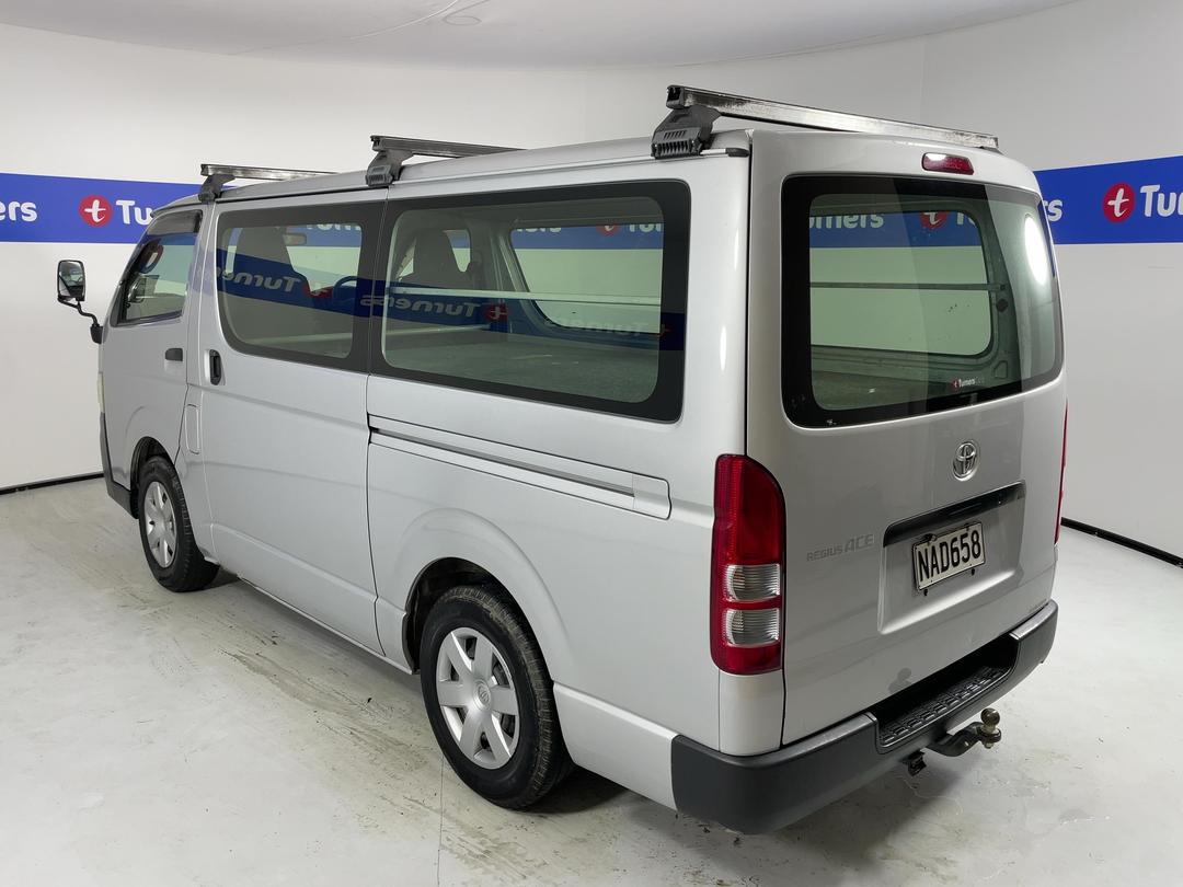 Photo '5' of Toyota Hiace