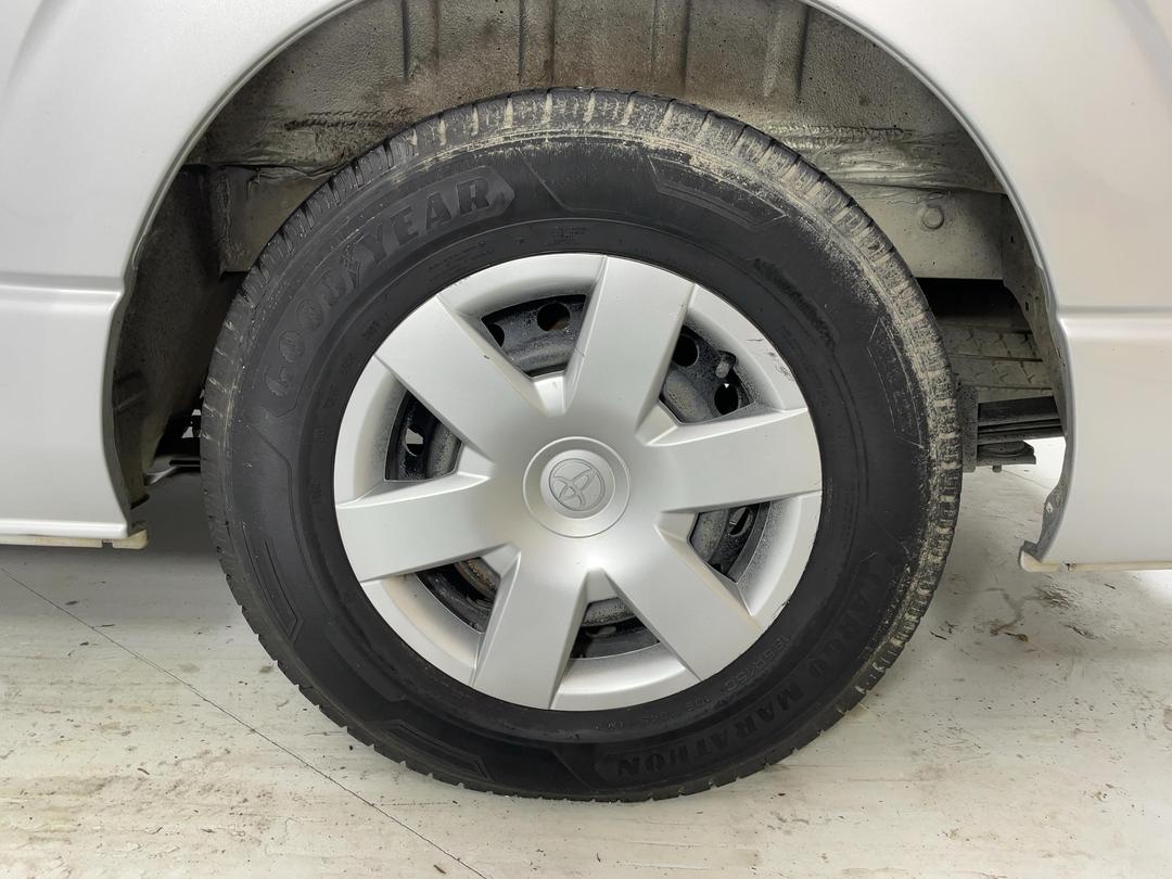 Photo '11' of Toyota Hiace