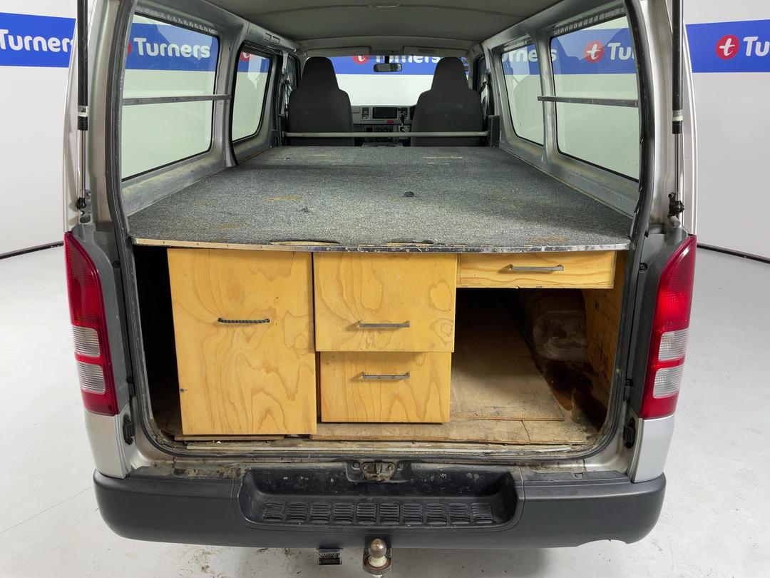 Photo '14' of Toyota Hiace