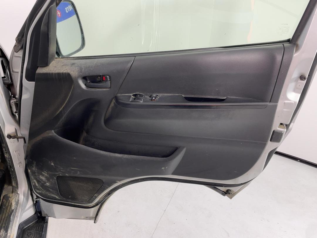 Photo '15' of Toyota Hiace