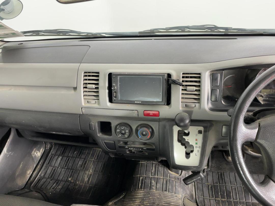 Photo '18' of Toyota Hiace