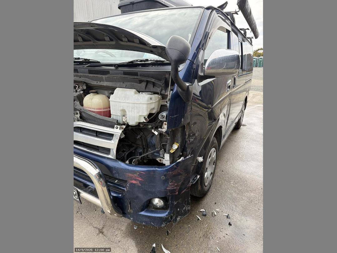 Photo '30' of Toyota Hiace Regius ACE