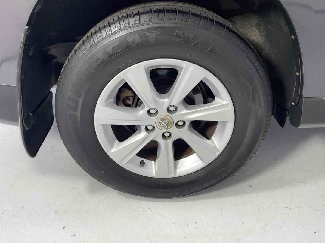 Photo '12' of Toyota Highlander