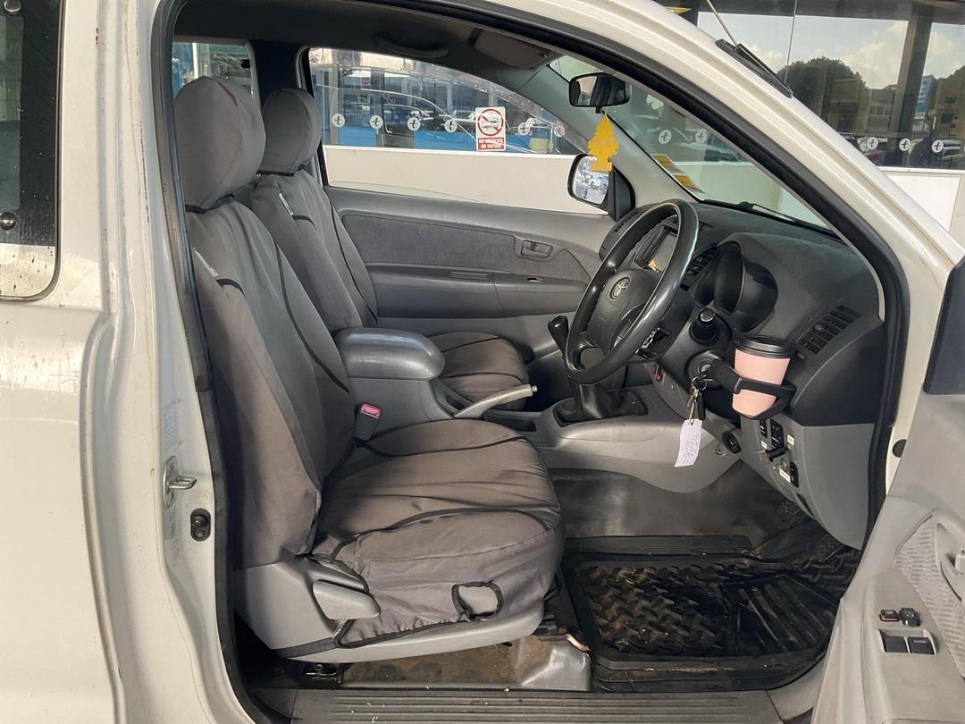 Photo '14' of Toyota Hilux TD EC