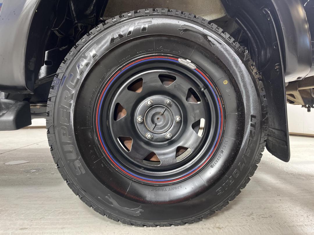 Photo '11' of Toyota Hilux