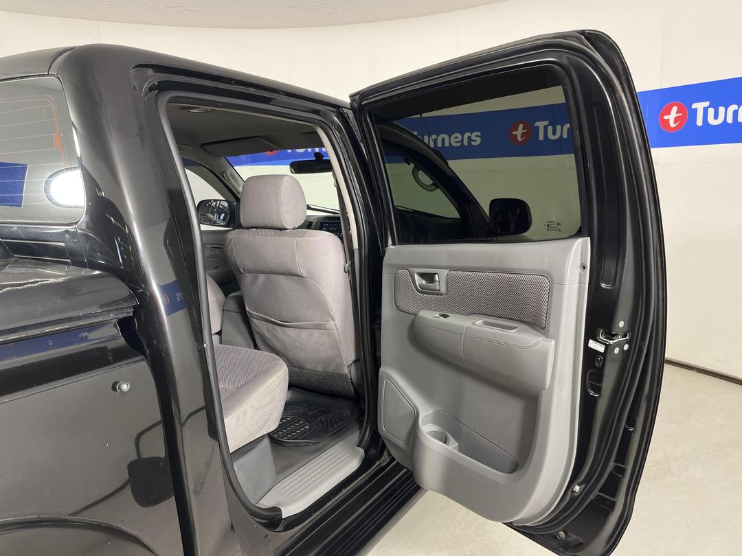 Photo '19' of Toyota Hilux