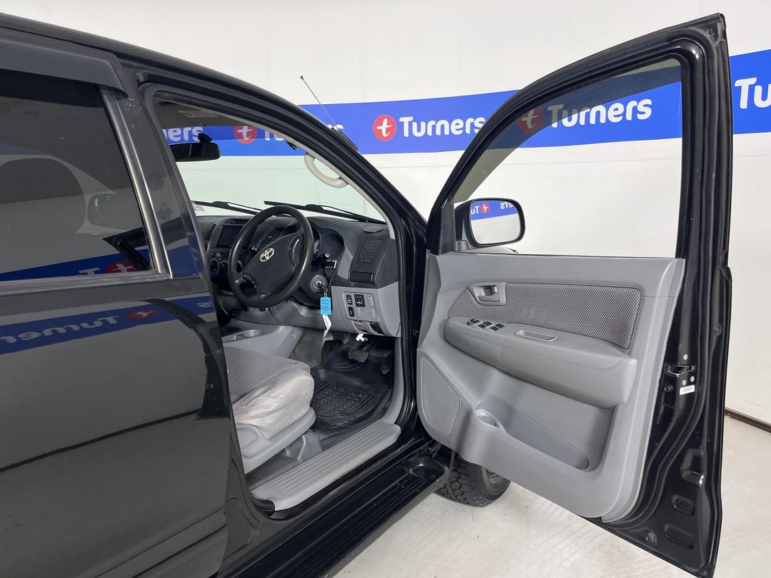 Photo '15' of Toyota Hilux