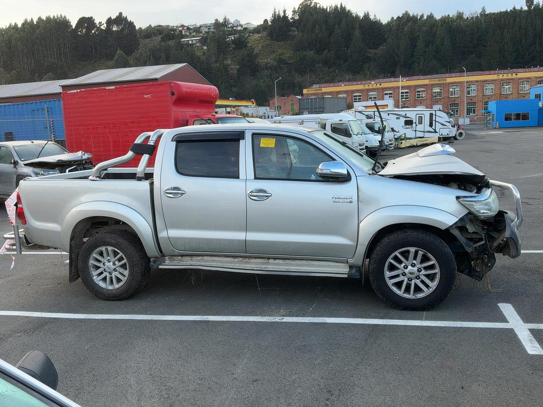 Photo '3' of Toyota Hilux SR5 TD DC Photo '3' of Toyota Hilux SR5 TD DC