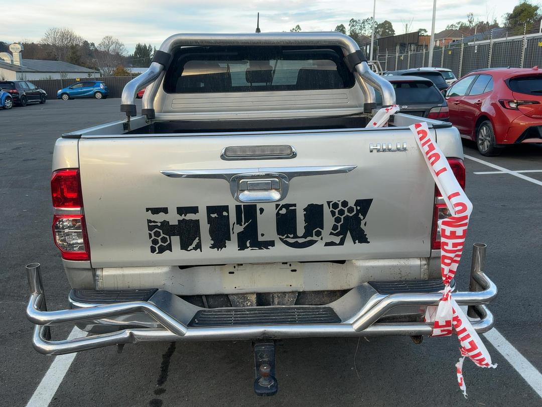 Photo '5' of Toyota Hilux SR5 TD DC Photo '5' of Toyota Hilux SR5 TD DC